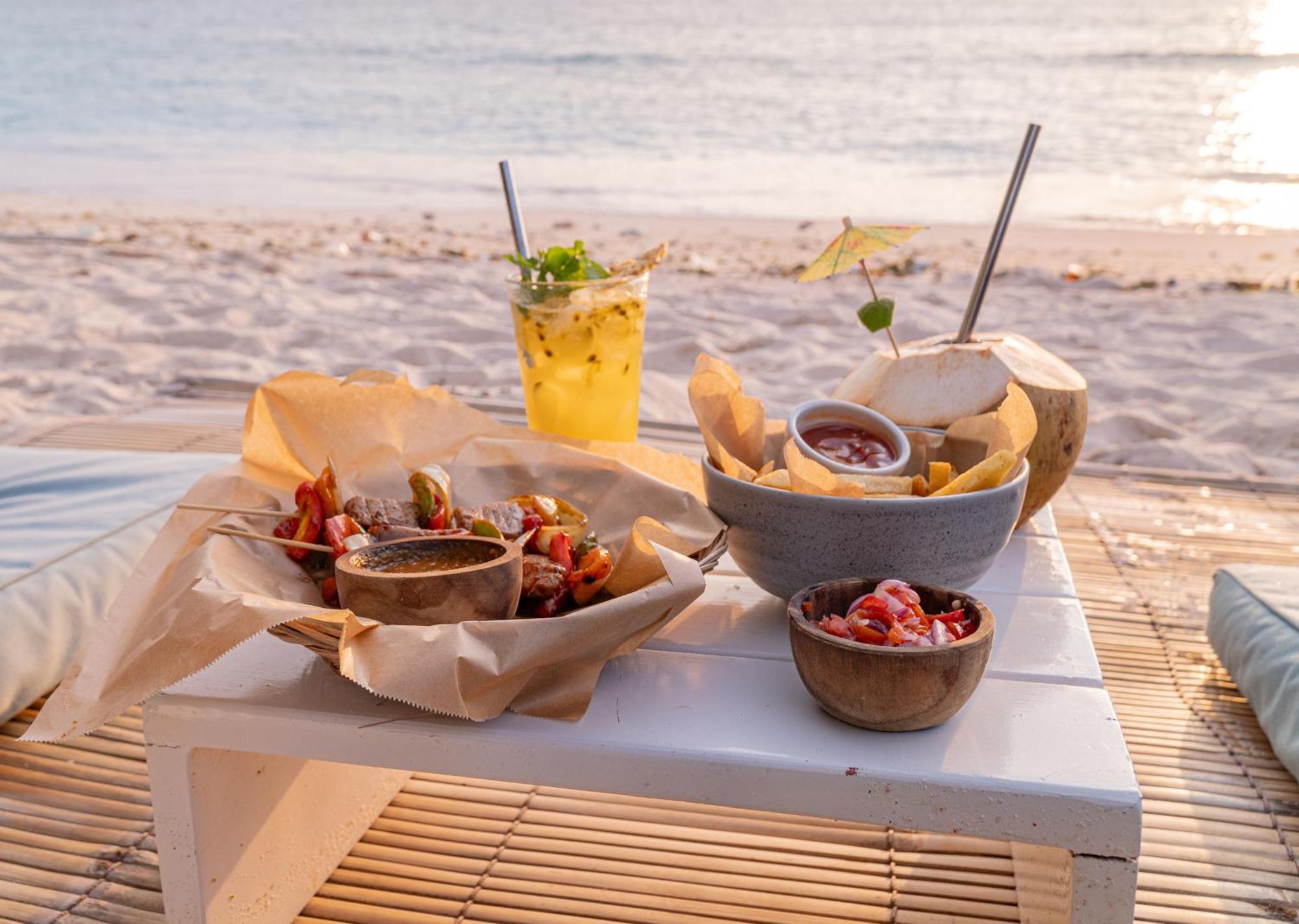 Отель Le Pirate Gili Meno - Adults Only Экстерьер фото